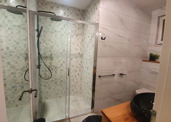 Green Apartment Apartment